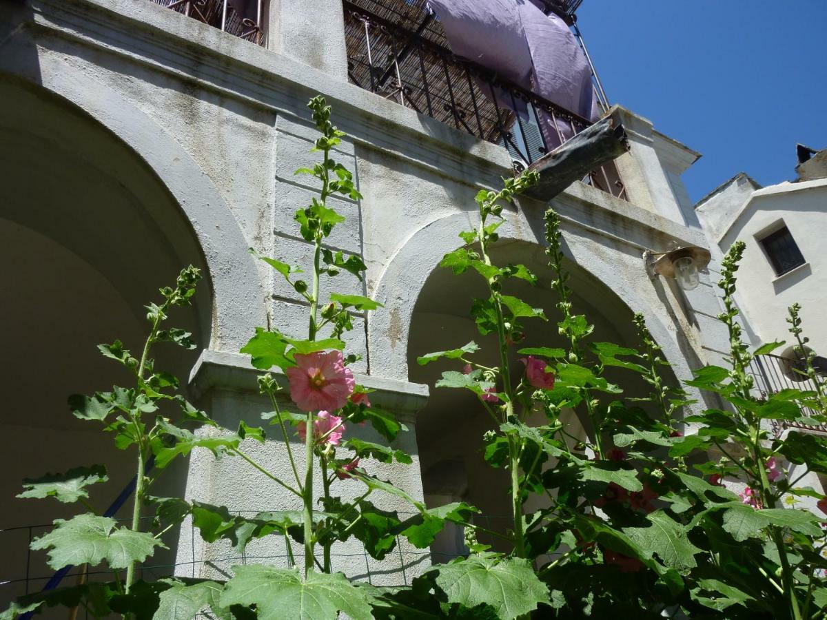 Casale Lucrezia Bed and Breakfast Cagnano Exteriör bild